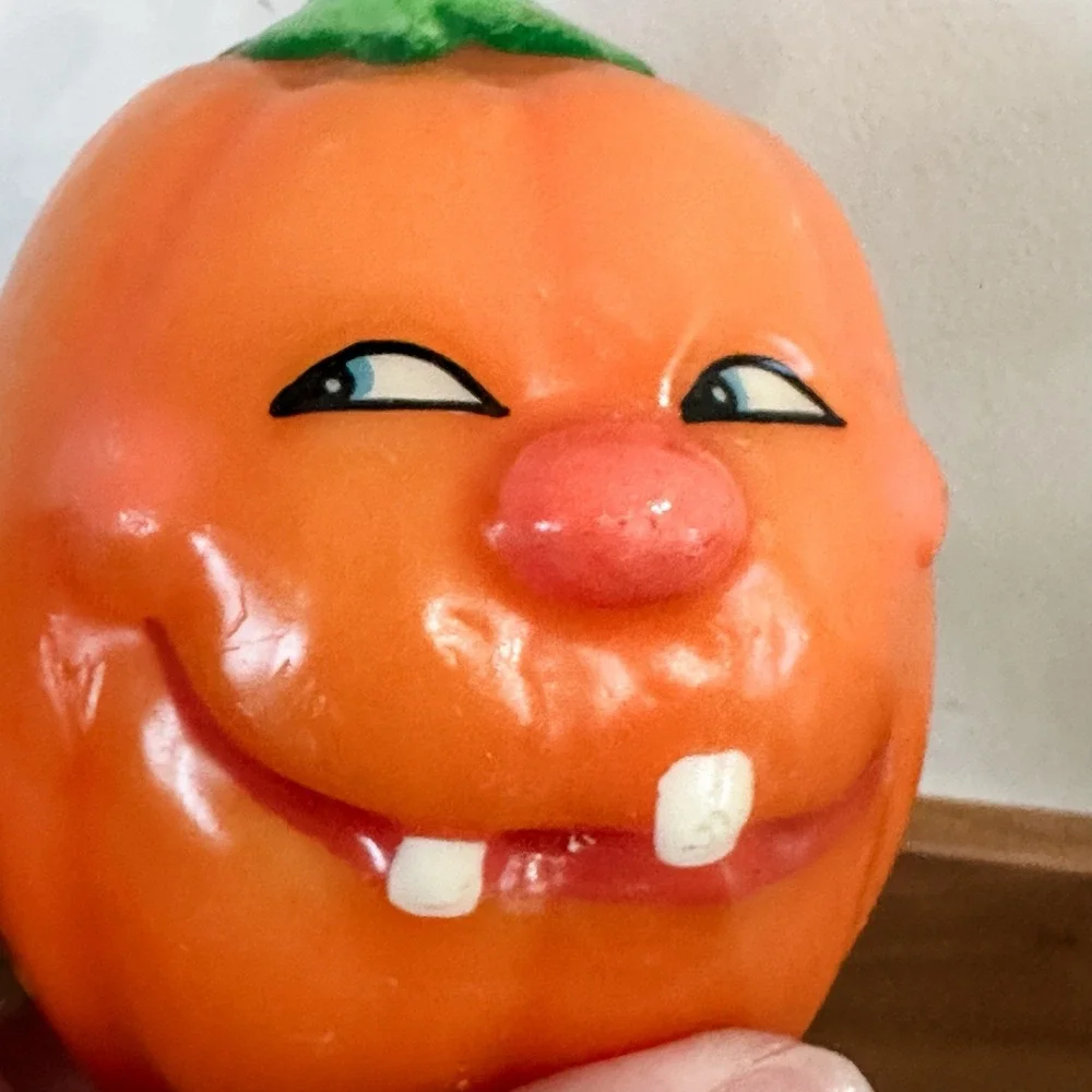 VTG 90's Halloween Pumpkin‎ Candle Small Blue-Eyed Snaggle Tooth